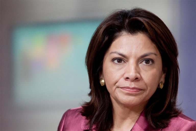 Chinchilla Leads Summit Discussion in Panama on Community and Business