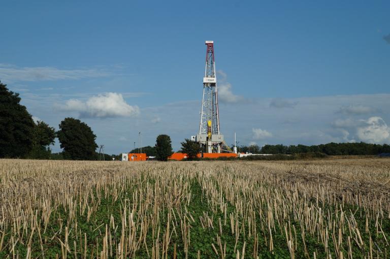 Oil and gas create conflict near Isla Bolanos