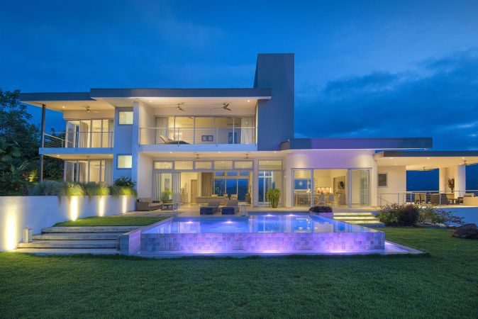 Exquisite luxury home in Meridian Residence, Escaleras