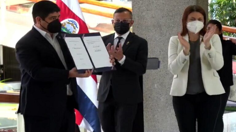 Law Is Signed that Punishes with 20 To 35 Years in Prison Whoever Commits Hate Crimes in Costa Rica