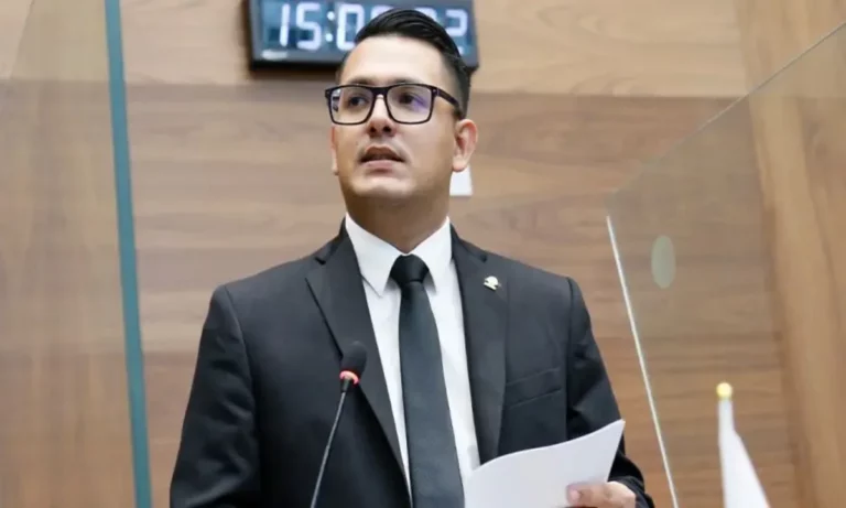 New Law Would Allow Tico Workers to Accompany their Family Members to Medical Appointments During Working Hours